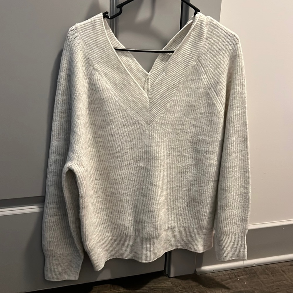 Light weight sweater